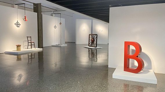 Les obres més icòniques de Joan Brossa es poden veure a Terrassa