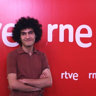 Amamos las lenguas con 'Con e de curcuspín' de Mario Obrero