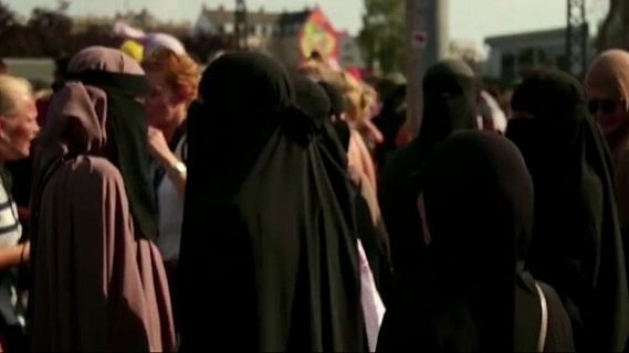 El Parlament tomba la moci d'Aliana Catalana contra el vel islmic