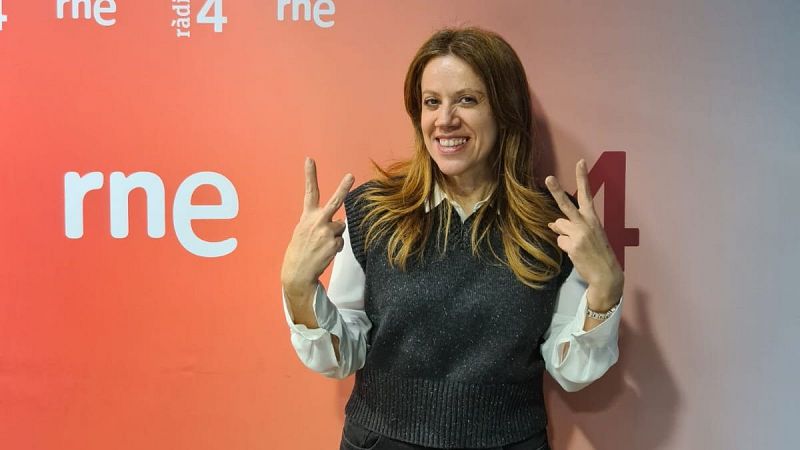 La Matinera - Vanessa Hogarth: Aitana i Plex, Paulina Rubio i Canes - Escoltar Ara