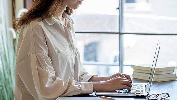 Noms el 16% dels professionals a Catalunya s'acull al teletreball