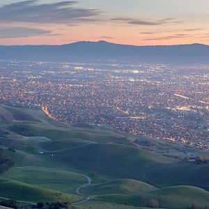 Economía de bolsillo - Economía de bolsillo - El mito del garaje y otras mentiras de Silicon Valley - 01/06/25 - escuchar ahora