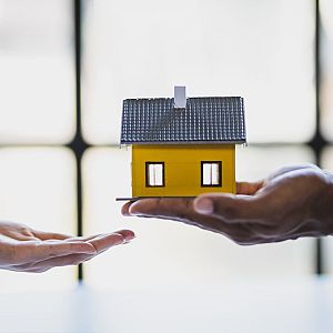 Mundo inmobiliario - Mundo inmobiliario - Impuestos inmobiliarios tras recibir una herencia - 03/06/25 - Escuchar ahora