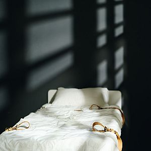 Terror en blanco - Terror en blanco - Internados y psiquiátricos del horror - Escuchar ahora