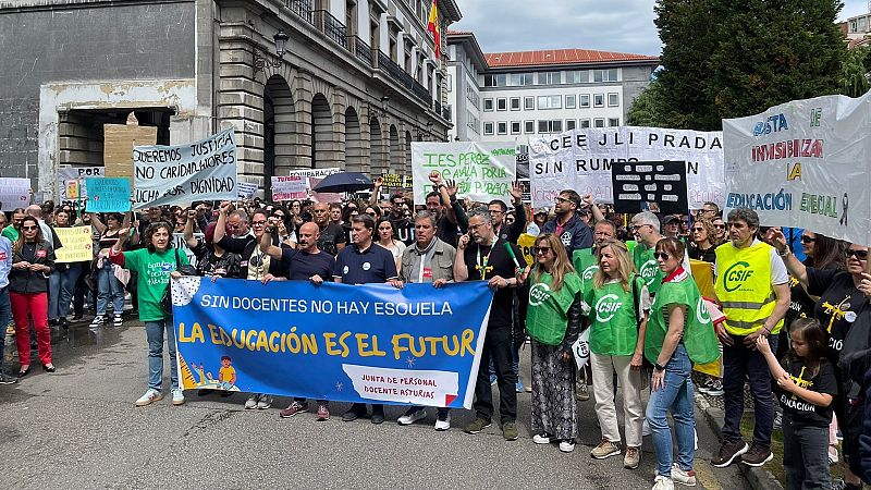 Los sindicatos docentes asturianos rompen las negociaciones con el Principado y mantienen la huelga- Escuchar ahora