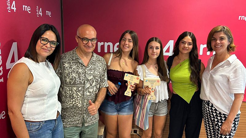L'ENTRELLAT - El pastiller intelligent que han inventat dues joves de 15 i 17 anys, guanyador del Sant Boi talent 2025 - L'Entrellat | Escuchar