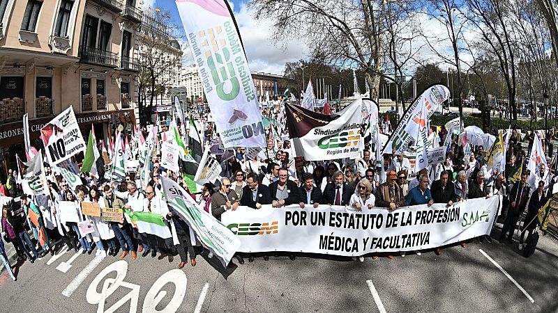 Huelga del personal médico: "Queremos un Estatuto Marco que se adapte a las necesidades sanitarias del siglo XXI en España" - Escuchar ahora