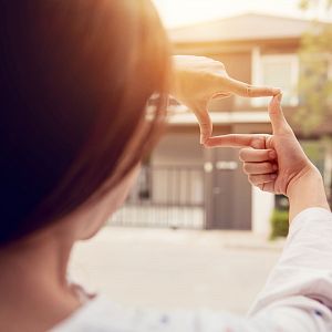 Economía de bolsillo - Economía de bolsillo - Guía práctica para comprar tu primera vivienda - 15/06/25 - Economía de bolsillo | Escuchar