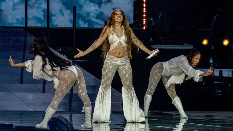 Xavifrnia - Radiopolis: Shakira cancella, Rosala es mou i Lola ndigo incendia Madrid - Xavifrnia | Escuchar