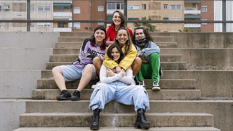Xavifrnia - Ketekalles: "En algunos lugares seguramente no quieren escucharnos, pero vamos a seguir escribiendo lo que sentimos" - Xavifrnia | Escuchar