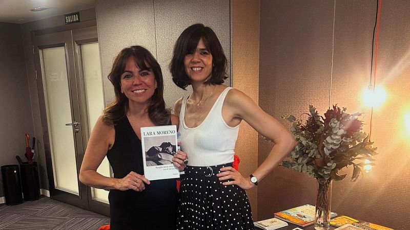 Libros de arena - Lara Moreno y 'Ningn amor est vivo en el recuerdo' - Escuchar ahora