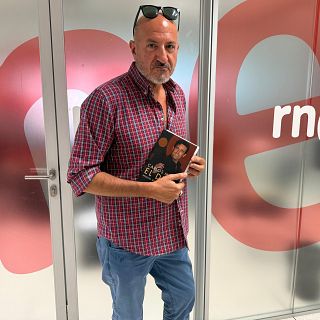 Bargueño presenta el libro 'Carlos Marín. El Divo': "En España era donde menos se le conocía"