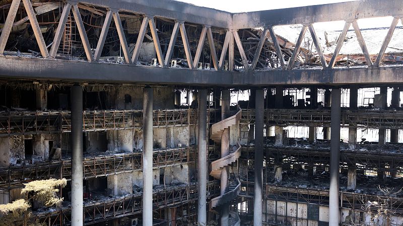 Español en Teherán: "Las explosiones se sentían día a día" - Más cerca | Escuchar