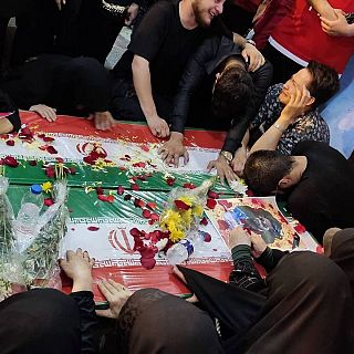 Iraníes: bajo las bombas y la censura