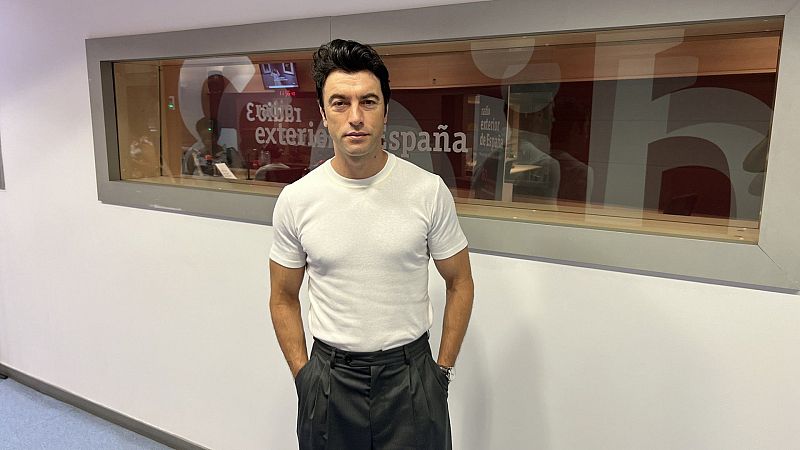 Javier Rey se estrena en la ficción sonora  - La cresta de la onda | Escuchar