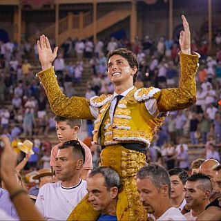 Pasin por Roca Rey en Alicante