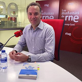 Pol Morillas nos presenta el libro 'En el patio de los mayores'
