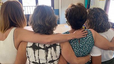 Mujeres Alcohlicas Annimas: una red de apoyo mutuo y solidaridad - Radio 5 Actualidad | Escuchar