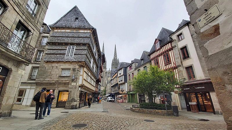 Quimper, alma bretona y tres corazones | Escuchar
