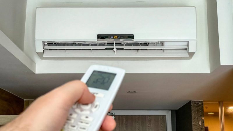L'ENTRELLAT - Aire condicionat o ventiladors? En Llus Quevedo ens porta la soluci - L'Entrellat | Escoltar