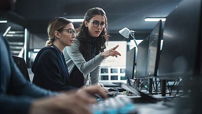 Mujeres, Inteligencia Artificial y ciberseguridad - Marca Espaa | Escuchar
