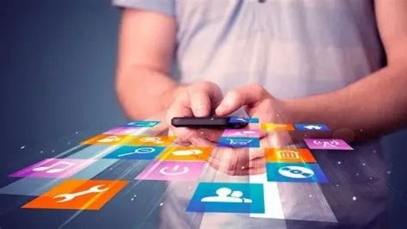 Xavifrnia - Radiopolis: El vdeo de l?helicpter amb diners, l?estafa del restaurant fals i l?app que tothom vol descarregar-se ara mateix - Xavifrnia | Escoltar