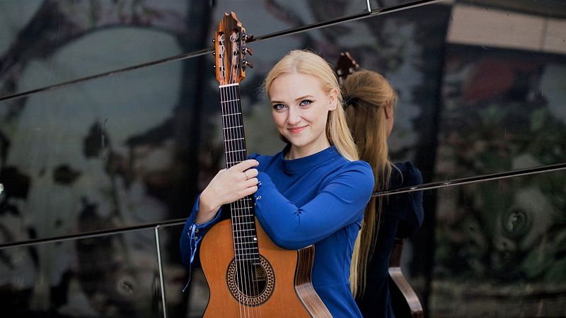 Fila cero - International Guitar Excellence Award - 06/07/25 - Fila cero | Escuchar
