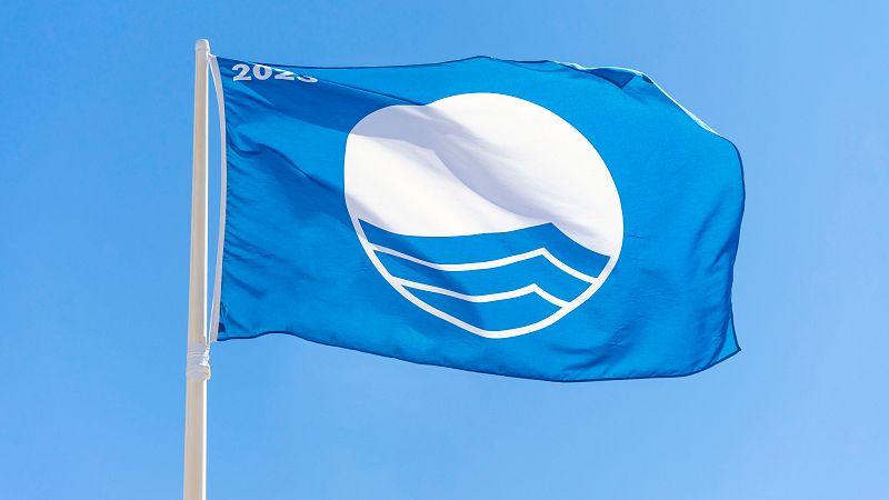 España, primer país del mundo en banderas azules para playas - Marca España | Escuchar