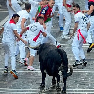 Segundo encierro de San Fermn 2025: Largo y peligroso por 'Caminante', un toro descolgado