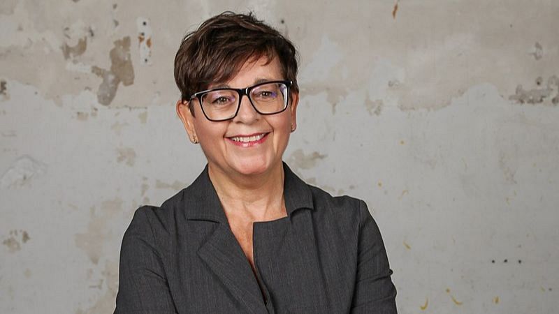 L'ENTRELLAT - Rosa Pera ens fa reflexionar sobre la llum amb Eugnia Balcells i la seva obra ?Des del Centre? al MNAC - L'Entrellat | Escoltar