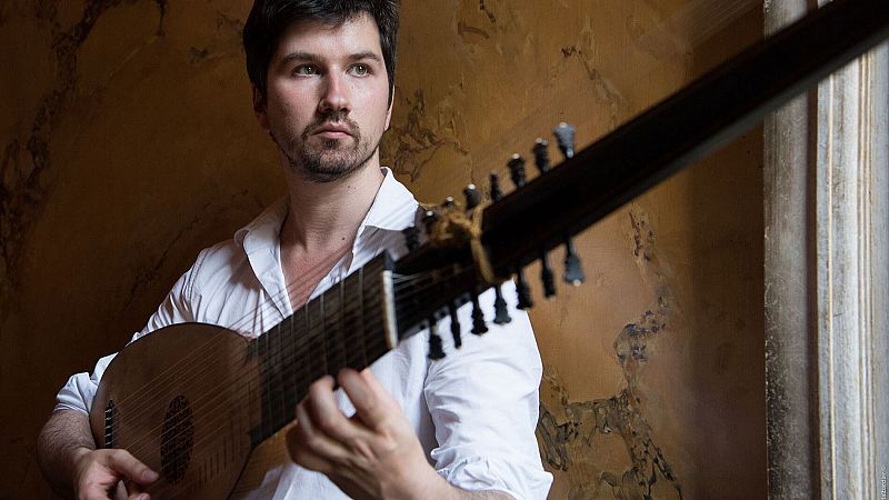Concierto de verano - Una velada con el laudista Thomas Dunford. Festival de Schwetzingen - 09/07/25 - Concierto de verano | Escuchar