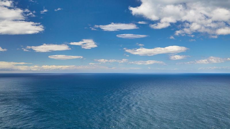 Vistas al mar II - El olor del tomillo y la quietud del agua - 09/07/25 - Vistas al mar | Escuchar