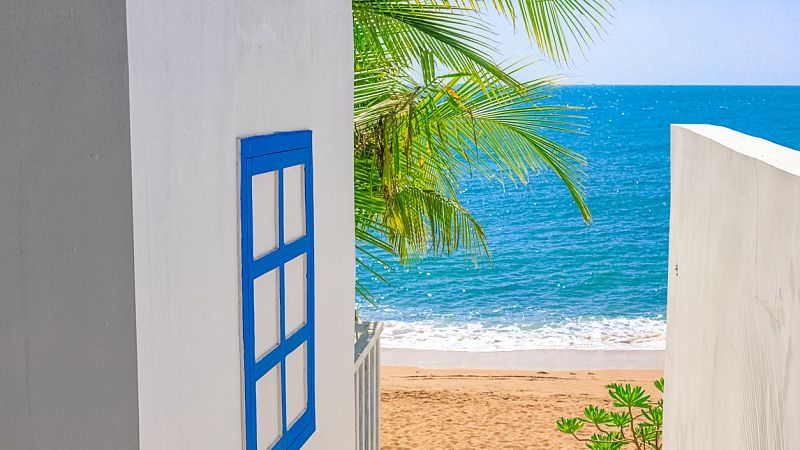 Vistas al mar II - Todo era tan claro aquel verano que dola mirar - 11/07/25 - Vistas al mar | Escuchar