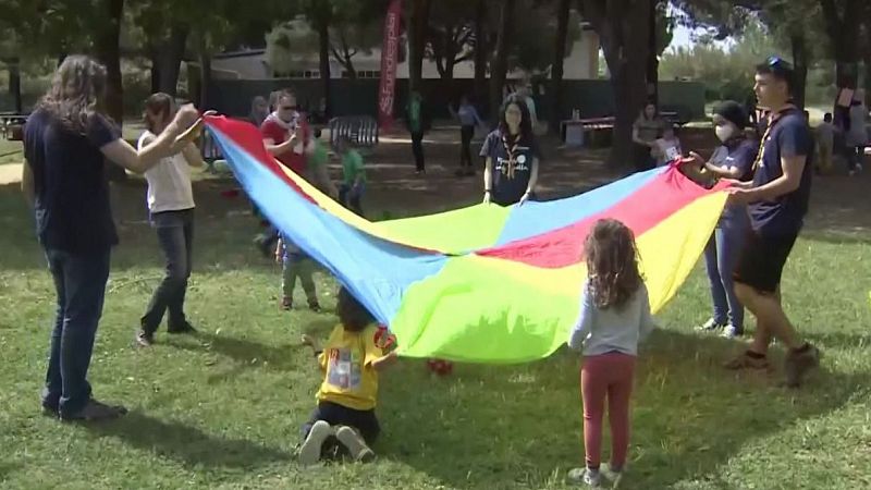 Com s'ho fan els casals d'estiu amb temperatures cada vegada més elevades? - De nit | Escoltar