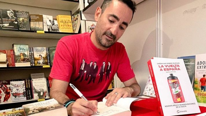 Tablero deportivo - Juanfran de la Cruz autor de \"Crónicas sobre ruedas: La Vuelta a España\" - Escuchar ahora
