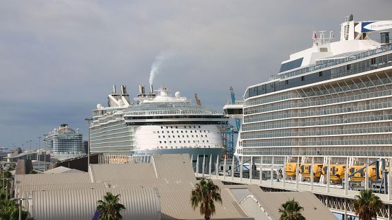 L’Ajuntament i el Port de Barcelona pacten reduir de 7 a 5 les terminals de creuers