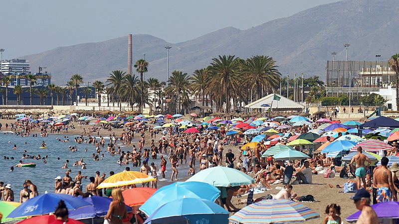 Mesa del Turismo de España: "Las temporadas turísticas se estiran cada vez más" - Escuchar ahora