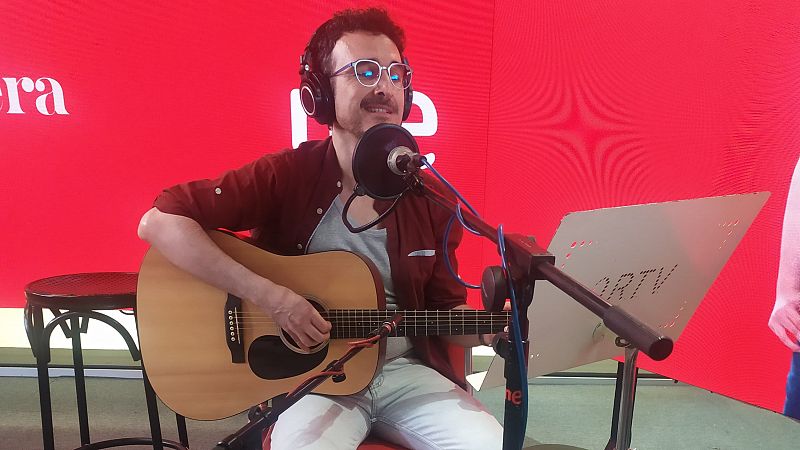 No es un día cualquiera - La Fonoteca - No es un día cualquiera | Escuchar