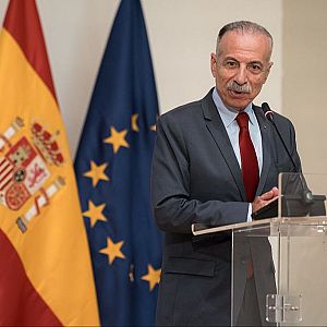 Las mañanas de RNE - Husni Abdel Wahed: "La situación en Gaza es peor de lo que les llega a través de los informativos" - Las mañanas de RNE | Escuchar