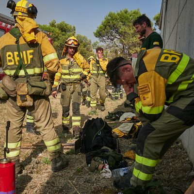 Las condiciones de bomberos forestales y brigadistas: muchas horas y medios insuficientes - 24 horas fin de semana | Escuchar