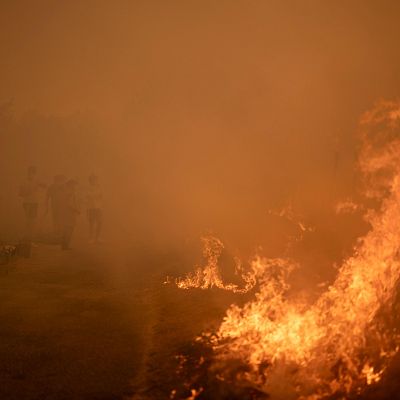 Ola de incendios: \"Los servicios están extenuados, y eso conlleva a accidentes\" - Escuchar ahora