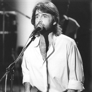 Joyas del archivo sonoro - Al alba: Aute y el desasosiego y la angustia que le provocaba el periódico - Escuchar ahora