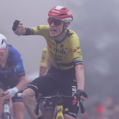 Tablero Deportivo - La Vuelta 2025: Etapa 2 - Vingegaard gana en Limone Piamonte y lanza el primer aviso - Escuchar ahora