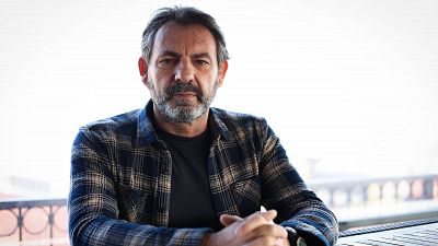 El fundador de Open Arms critica "el desprecio por la dignidad humana" de  Abascal
