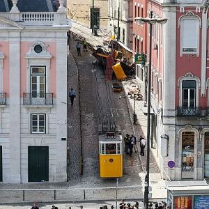 Europa abierta - Luto en Portugal por el accidente en Lisboa - Europa abierta | Escuchar