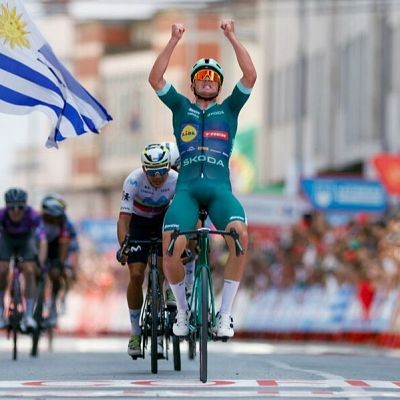 Tablero Deportivo - La Vuelta 2025: Etapa 15 - Mads Pedersen triunfa en Monforte de Lemos | Escuchar