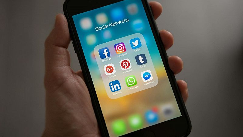 Bon dia i bona sort - Oriol Clavell ens porta el ms comentat a les xarxes socials - Bon dia i bona sort | Escoltar