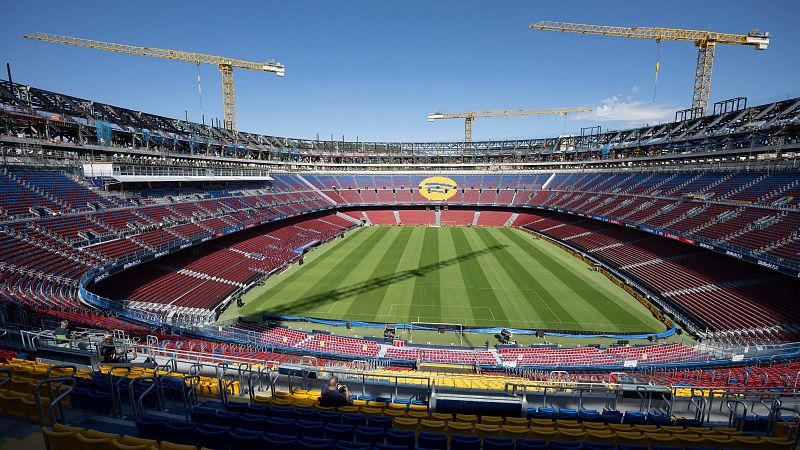 Xavifrnia - Exclusiva des del nou Camp Nou: quan tornar a jugar-hi el Bara? - Xavifrnia | Escoltar