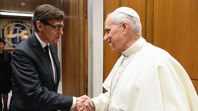 El Pla B - Toni Mata: Salvador Illa rep el Papa - Escoltar Ara