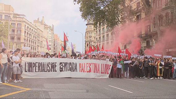Mobilitzacions i aturades als instituts i universitats per denunciar l'abordatge a la Flotilla